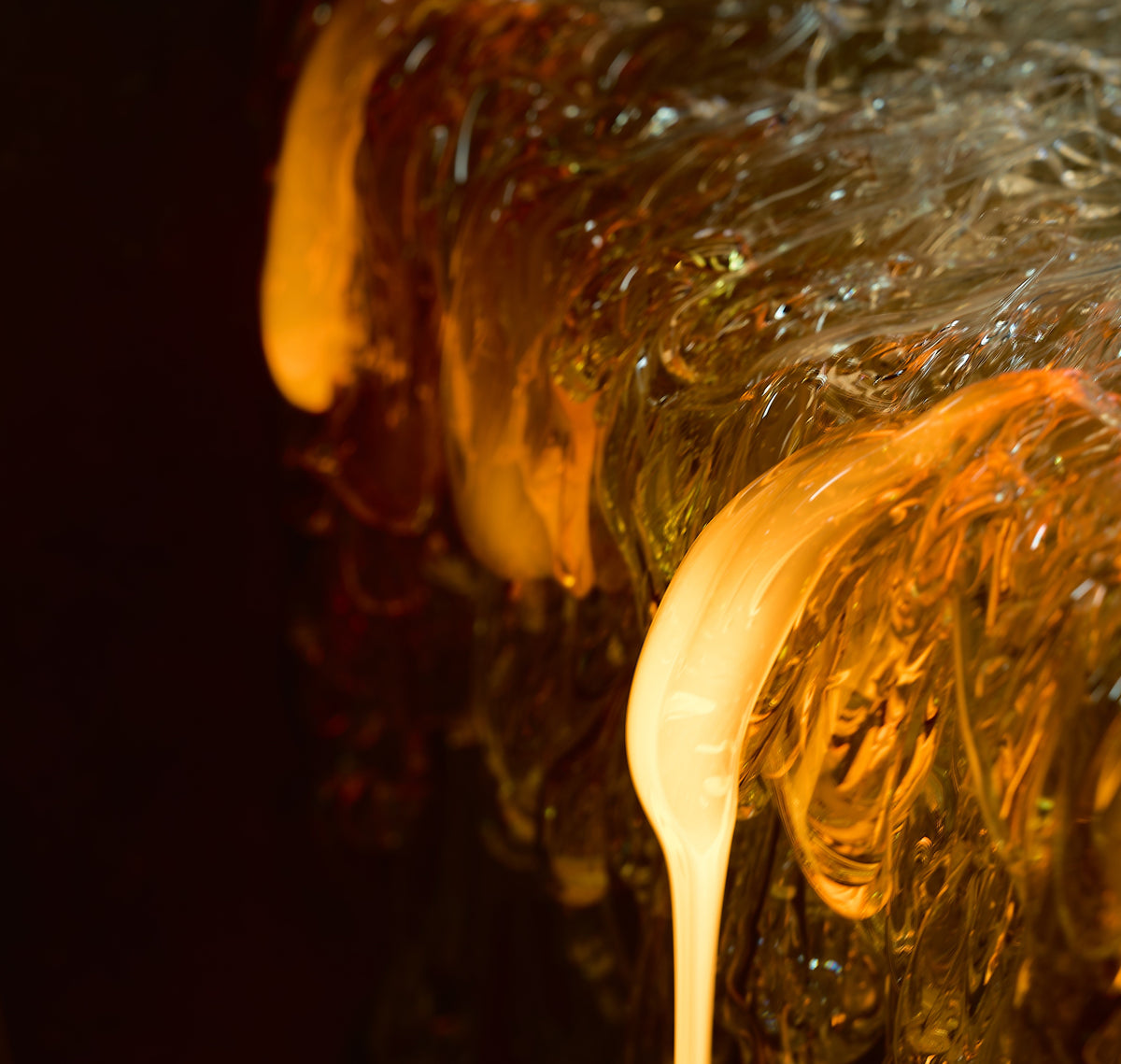 Hand-Blown vs. Machine-Made Glassware: What Is the Difference?