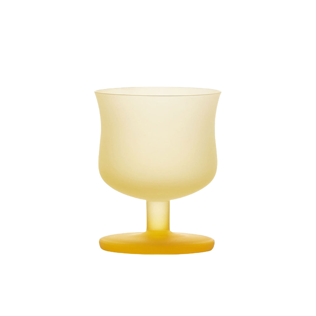 Close-up of Dolce Classic 16 colors showing matte glass texture, smooth rim, and layered gradient color detail